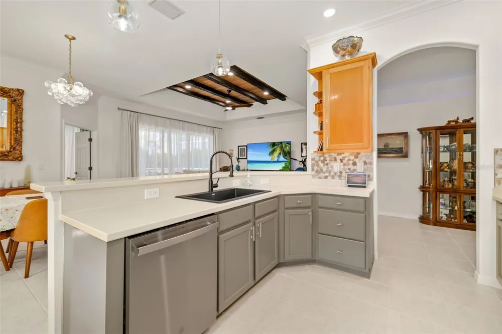 6413 GRAND POINT AVENUE Bradenton, FL 34201