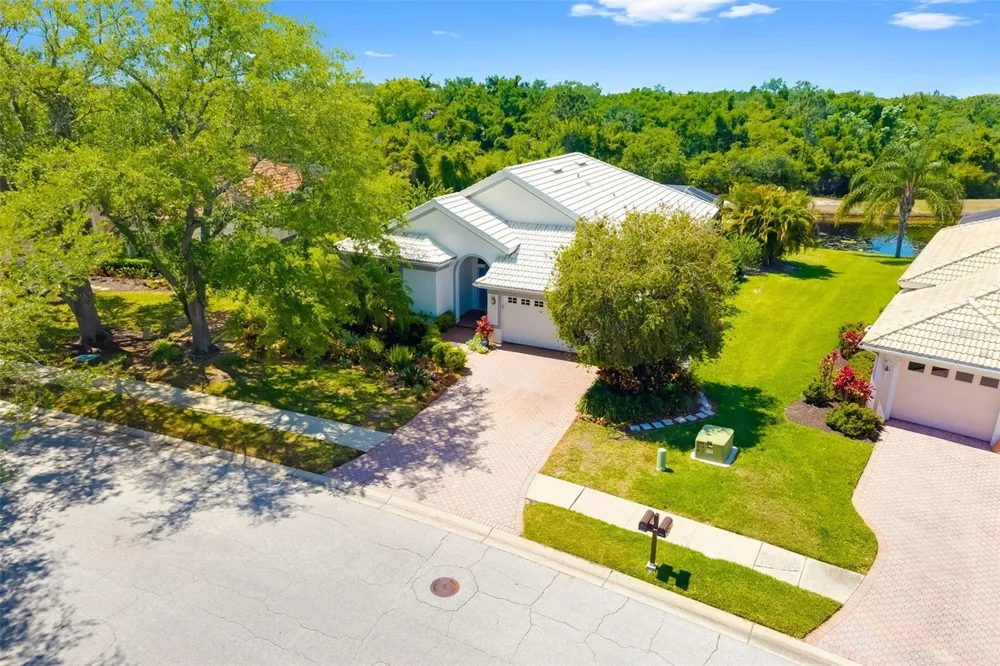 6413 GRAND POINT AVENUE Bradenton, FL 34201