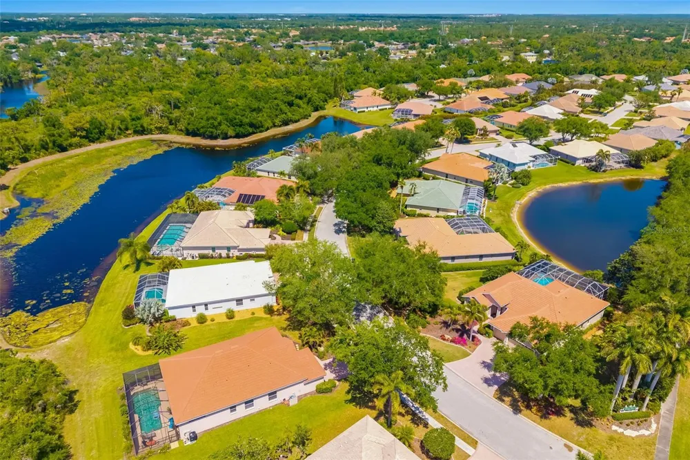 6413 GRAND POINT AVENUE Bradenton, FL 34201