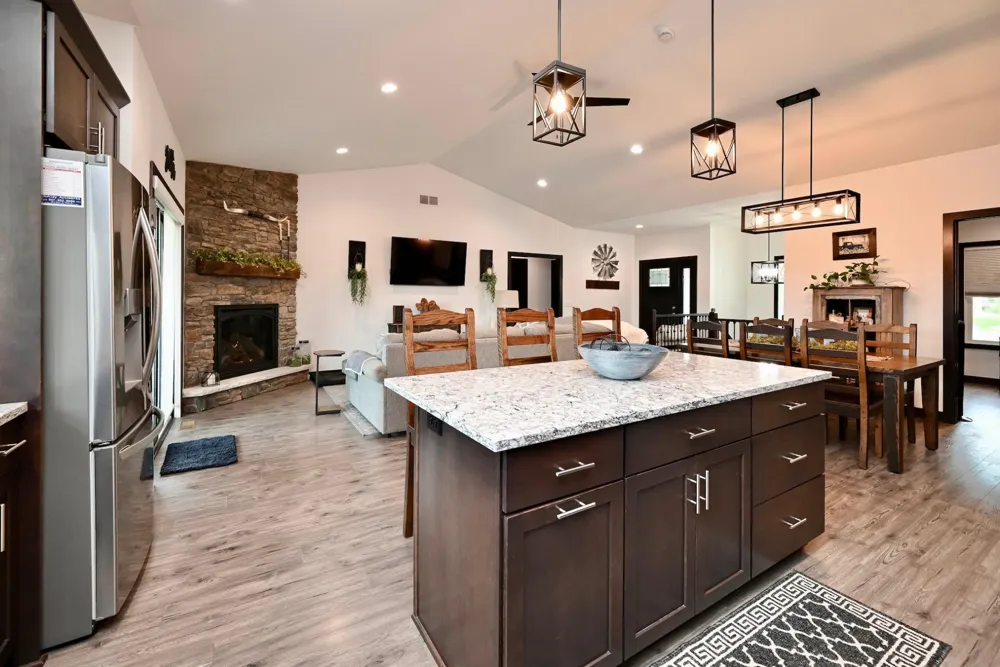 166 Rimrock Road Rollingstone, MN 55969