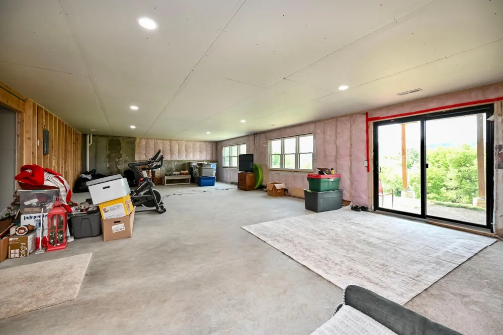 166 Rimrock Road Rollingstone, MN 55969