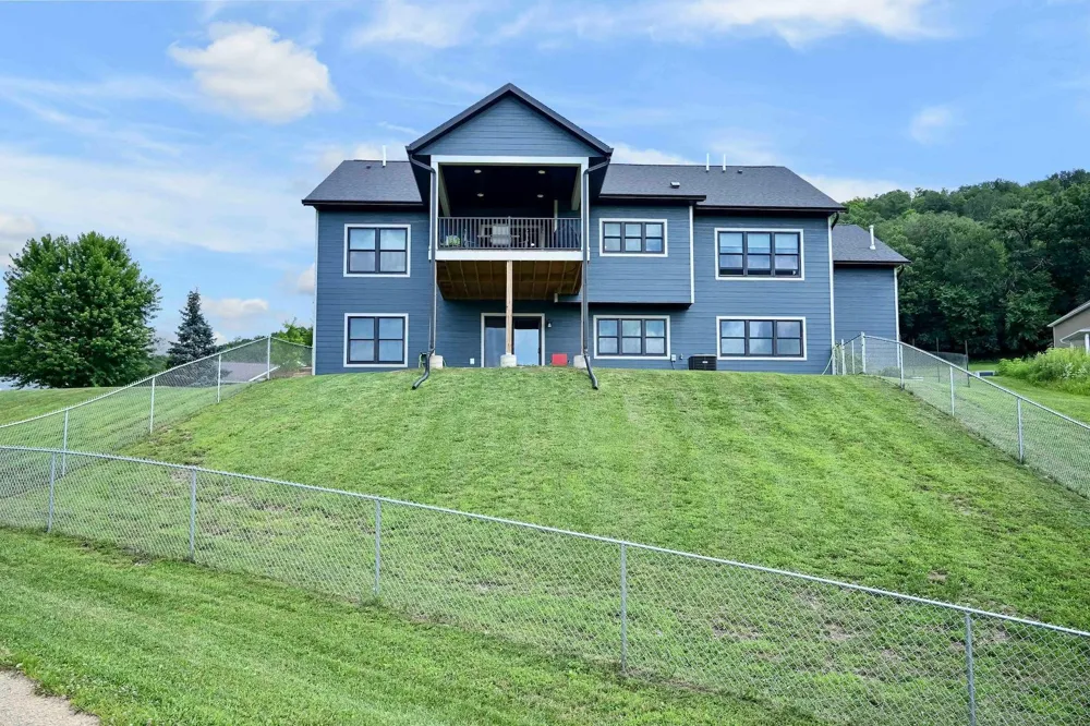 166 Rimrock Road Rollingstone, MN 55969