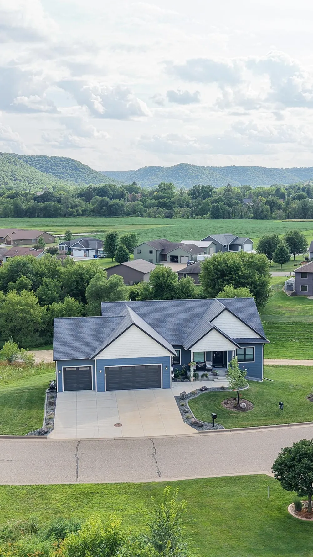 166 Rimrock Road Rollingstone, MN 55969