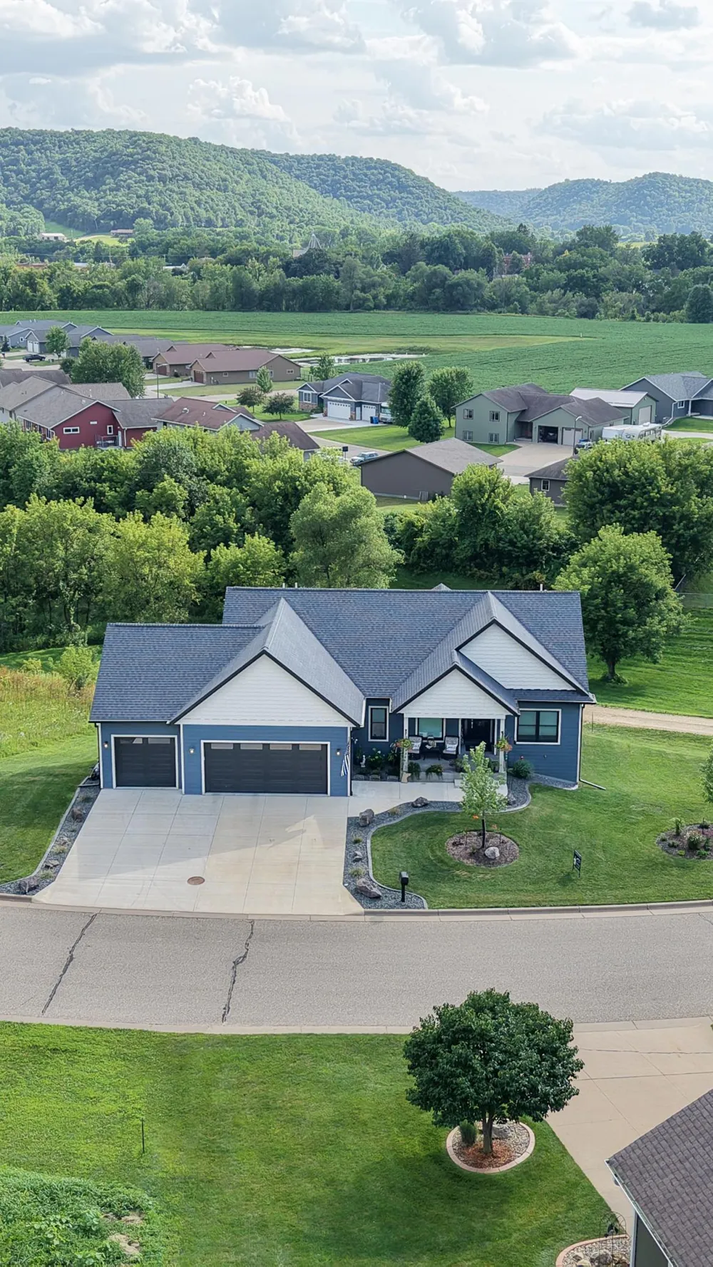 166 Rimrock Road Rollingstone, MN 55969