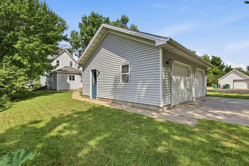 319 S Miller Avenue Litchfield, MN 55355