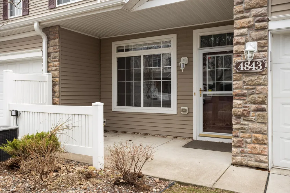 4843 Bisset Lane Inver Grove Heights, MN 55076