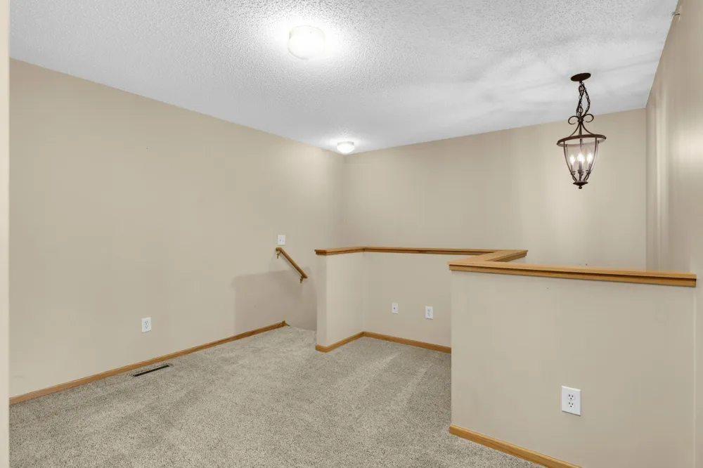 4843 Bisset Lane Inver Grove Heights, MN 55076