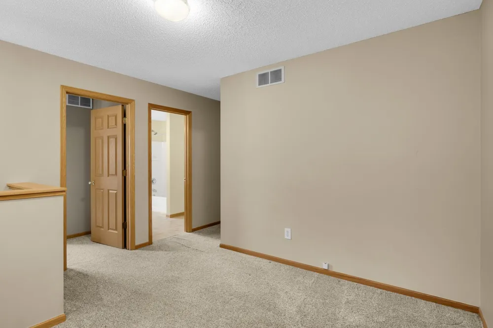 4843 Bisset Lane Inver Grove Heights, MN 55076