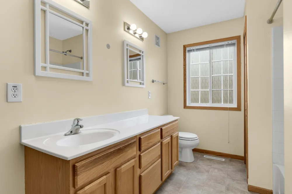 4843 Bisset Lane Inver Grove Heights, MN 55076