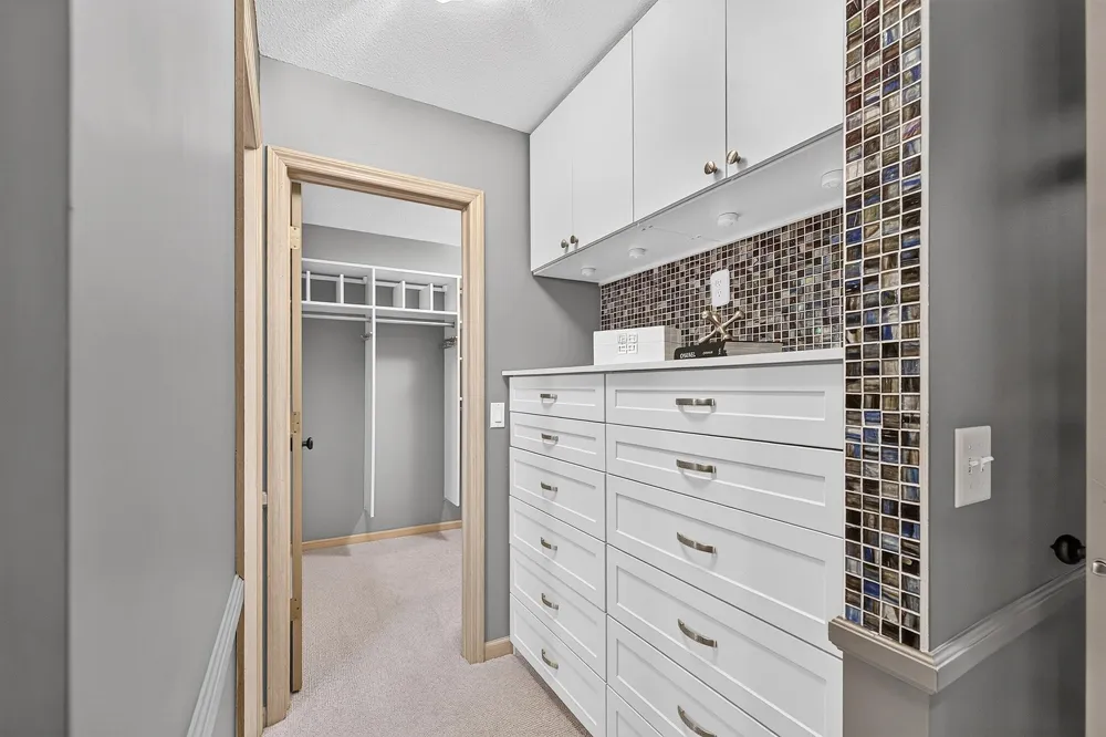 6518 Gleason Court Edina, MN 55436