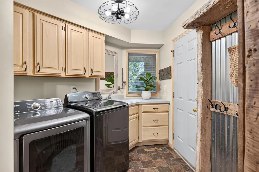 6518 Gleason Court Edina, MN 55436