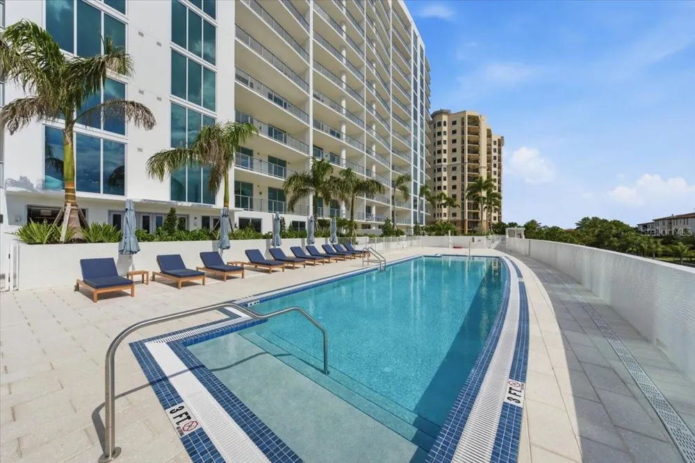 5713 BOWEN DANIEL DRIVE #402 Tampa, FL 33616