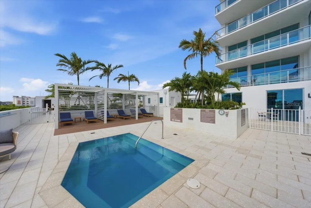 5713 BOWEN DANIEL DRIVE #402 Tampa, FL 33616