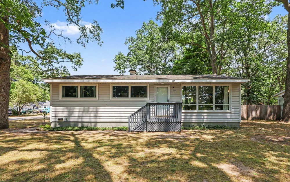 290 Eric Avenue Norton Shores, MI 49444