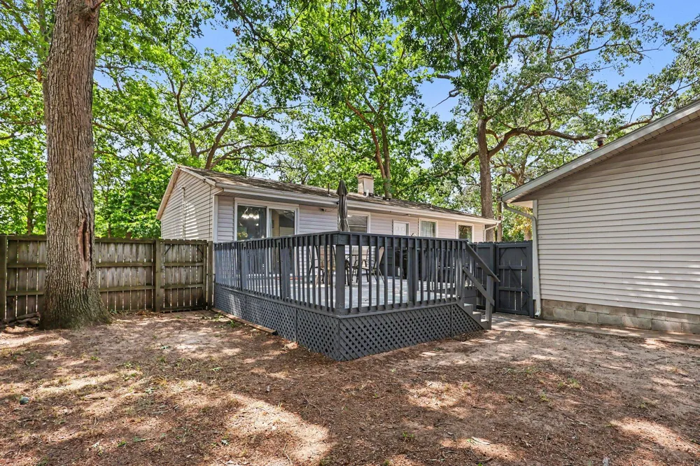 290 Eric Avenue Norton Shores, MI 49444