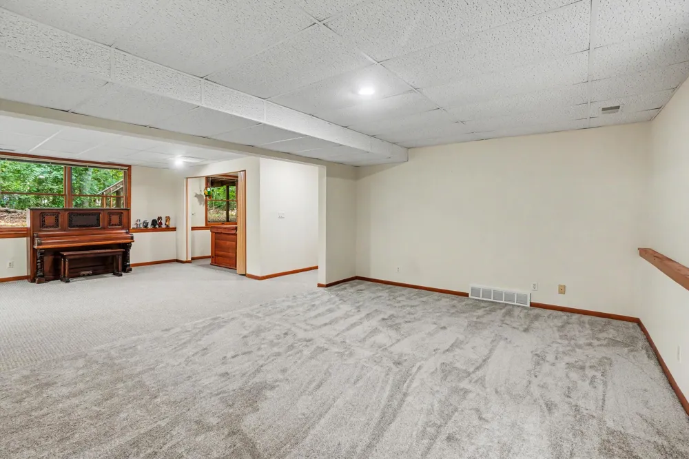 16137 Comstock Street Grand Haven, MI 49417