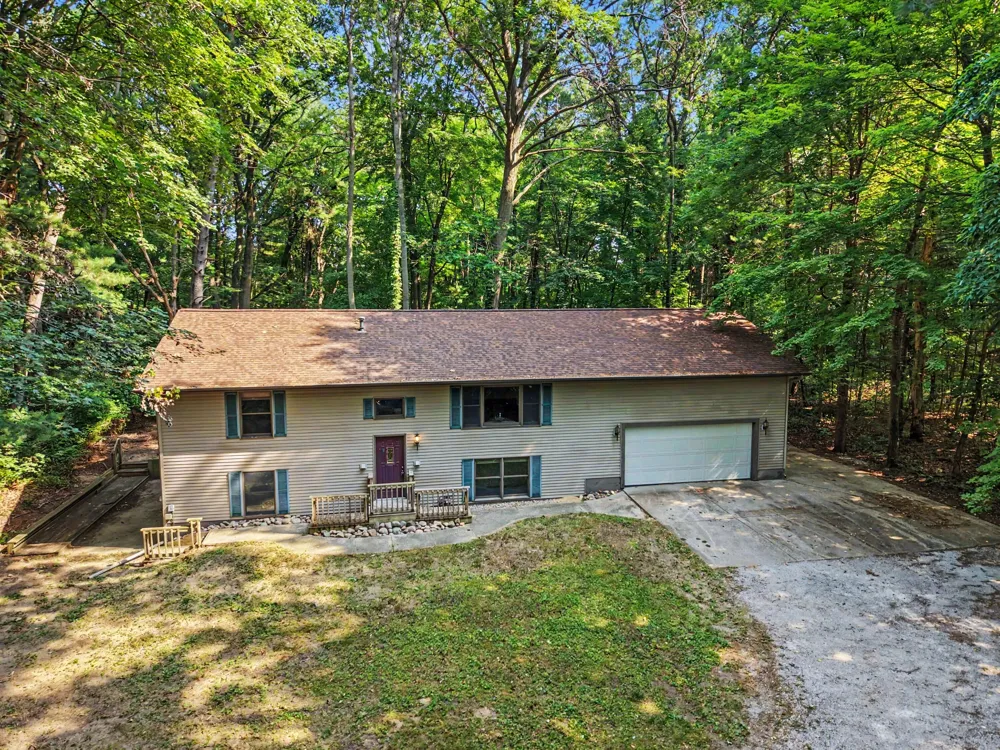 16137 Comstock Street Grand Haven, MI 49417