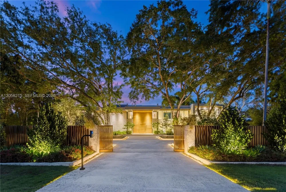 6701 SW 101st St Pinecrest, FL 33156