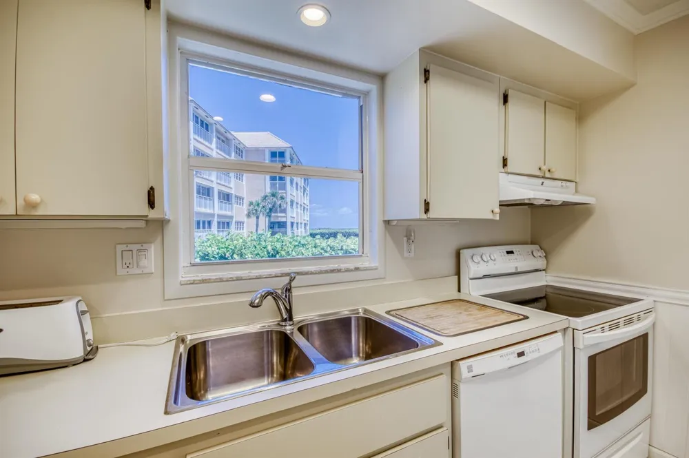 1501 NE Ocean Boulevard #8 Stuart, FL 34996