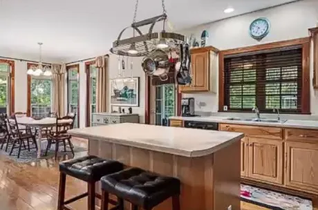 195 Summer Breeze Dr Smithville, TN 37166