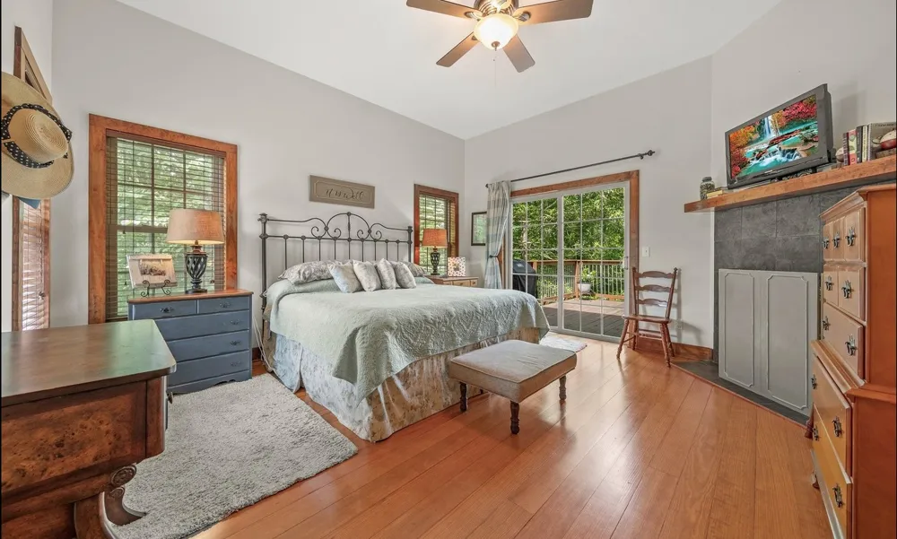 195 Summer Breeze Dr Smithville, TN 37166