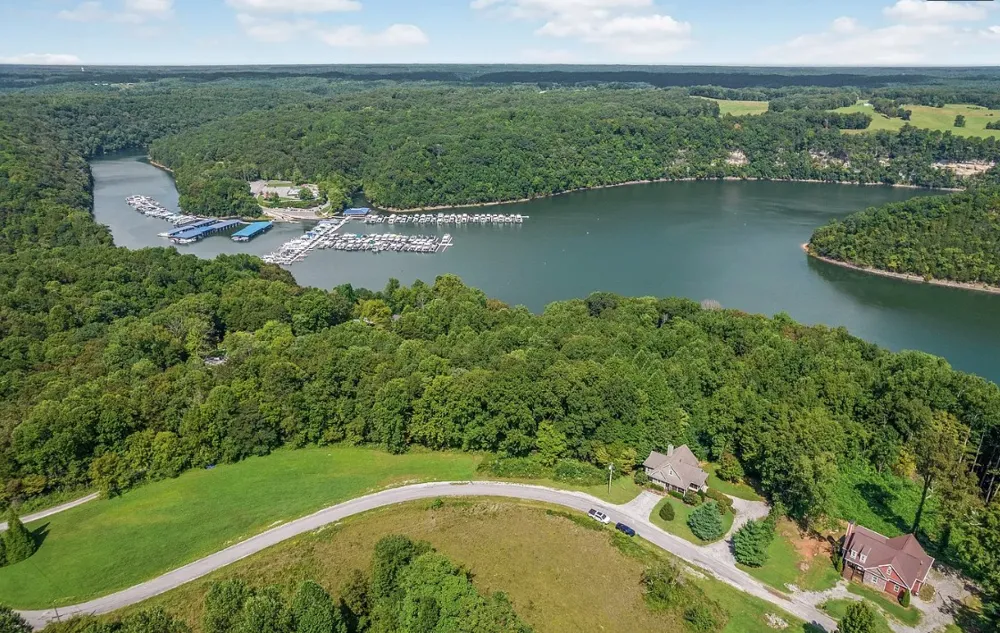 195 Summer Breeze Dr Smithville, TN 37166