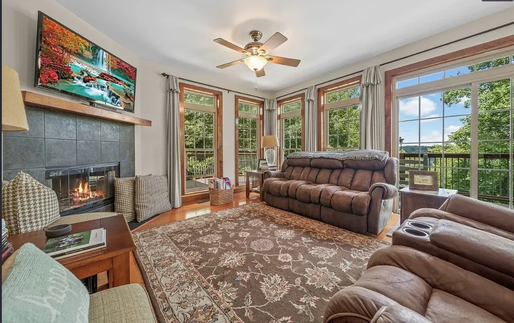 195 Summer Breeze Dr Smithville, TN 37166