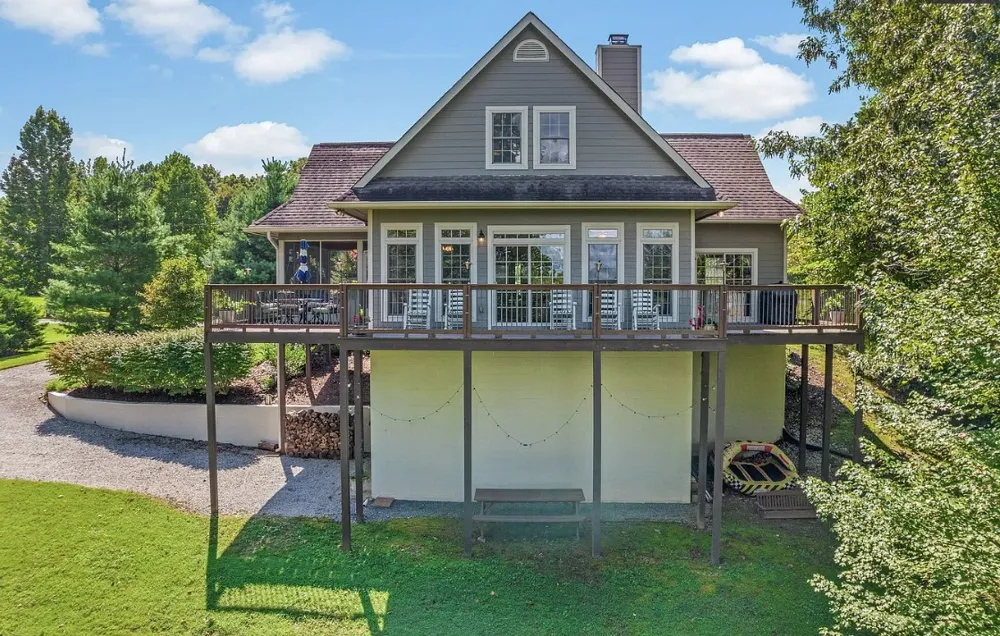 195 Summer Breeze Dr Smithville, TN 37166