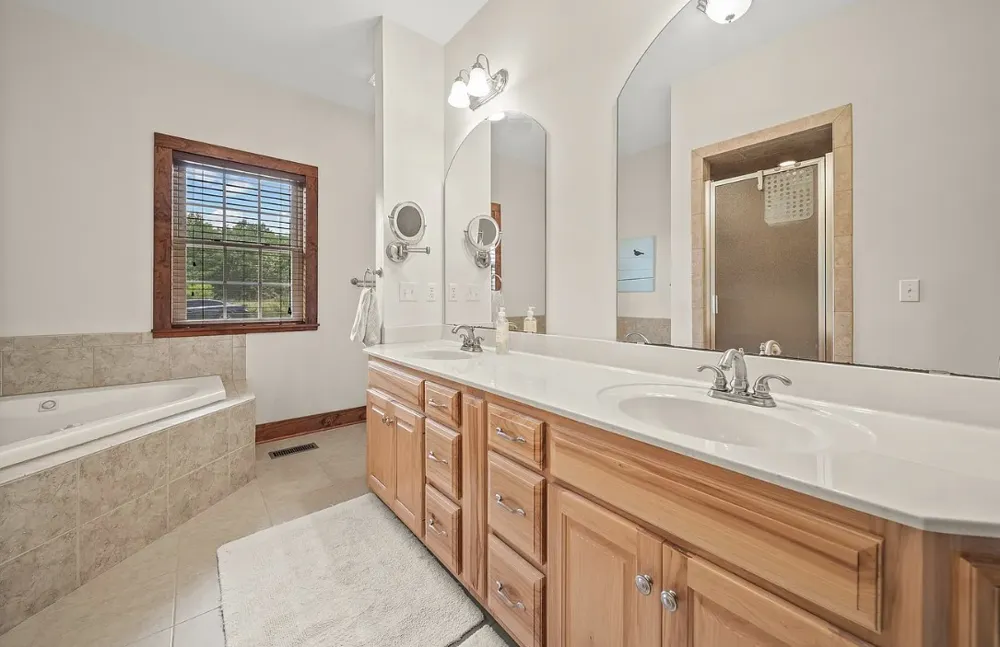 195 Summer Breeze Dr Smithville, TN 37166