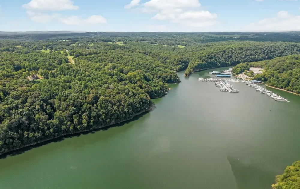 195 Summer Breeze Dr Smithville, TN 37166