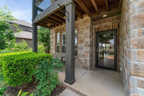 1402 Gooseneck Lane