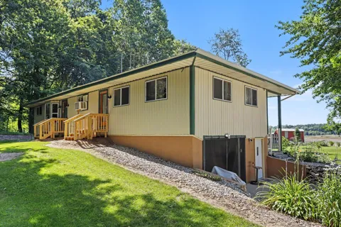 13720 Drive S