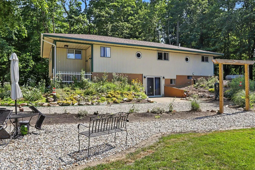 13720 Drive S Tekonsha, MI 49092