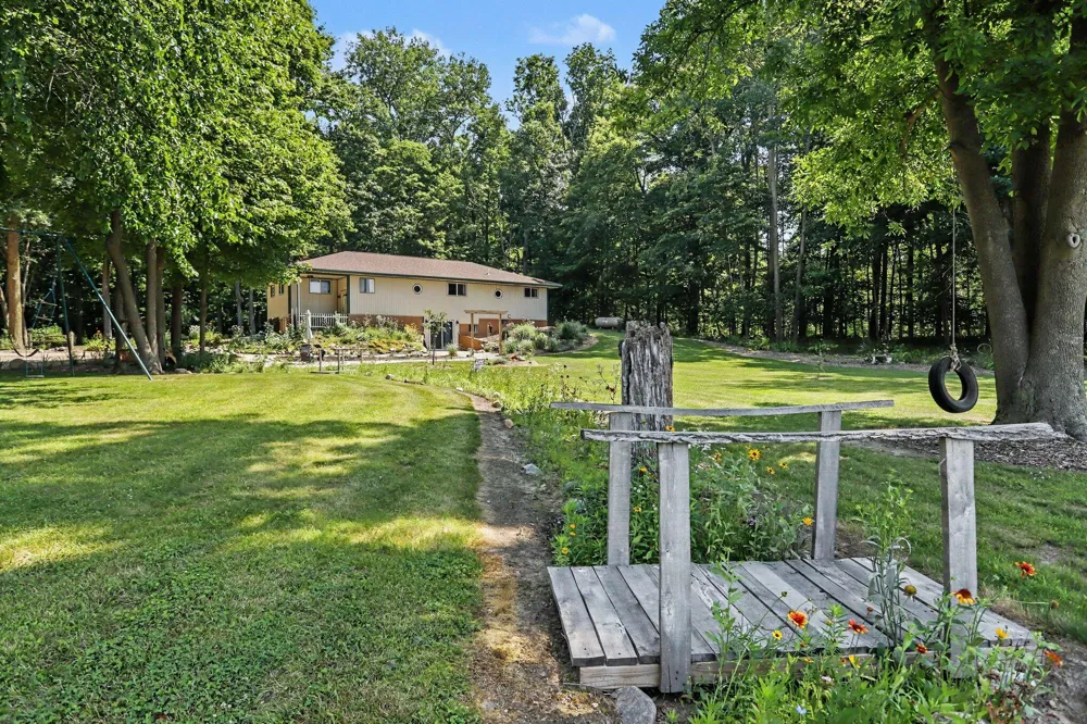 13720 Drive S Tekonsha, MI 49092