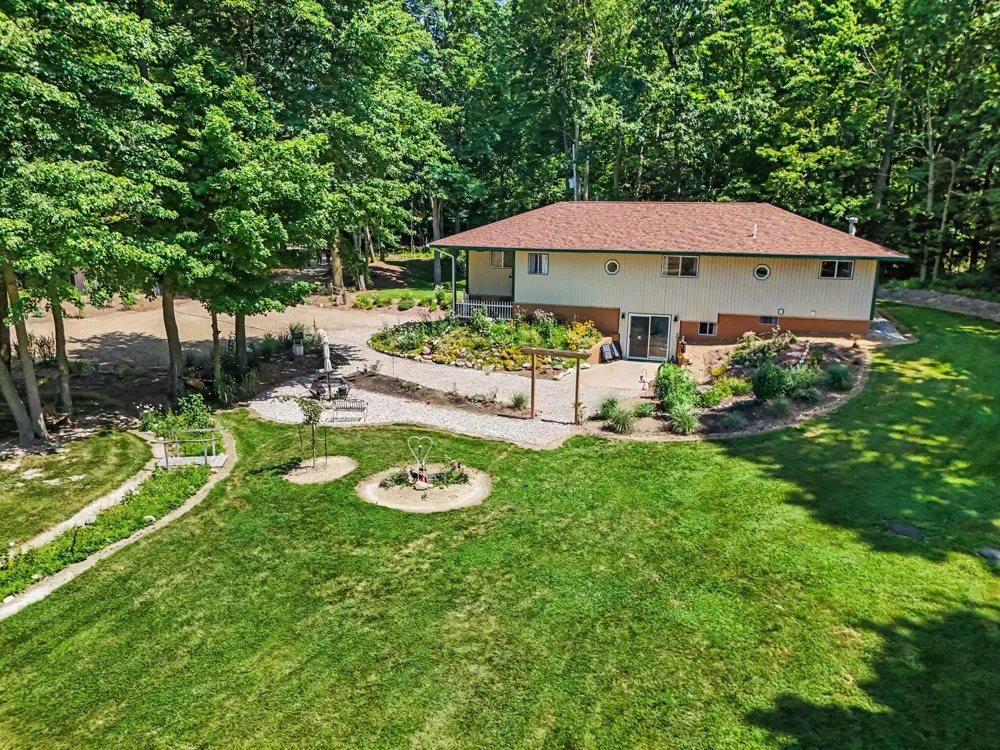 13720 Drive S Tekonsha, MI 49092