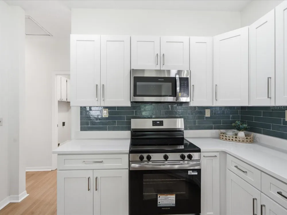 4617 DEBBIE LANE Lutz, FL 33559