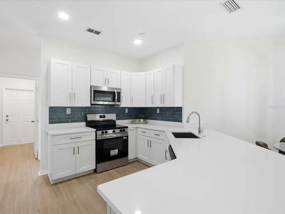 4617 DEBBIE LANE Lutz, FL 33559