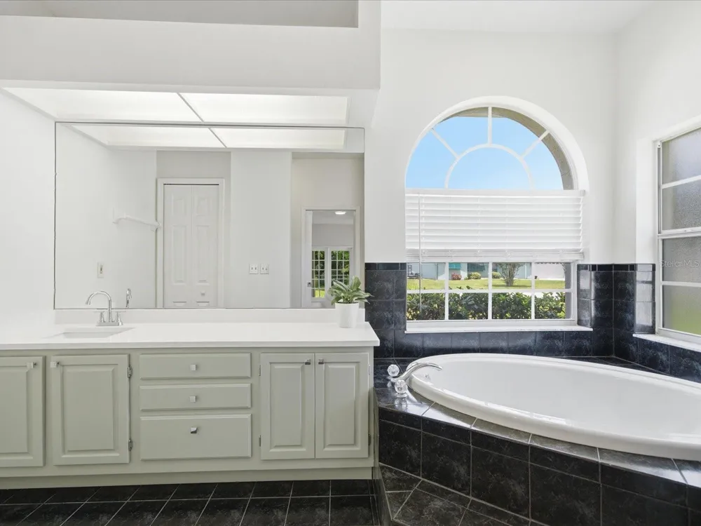 4617 DEBBIE LANE Lutz, FL 33559