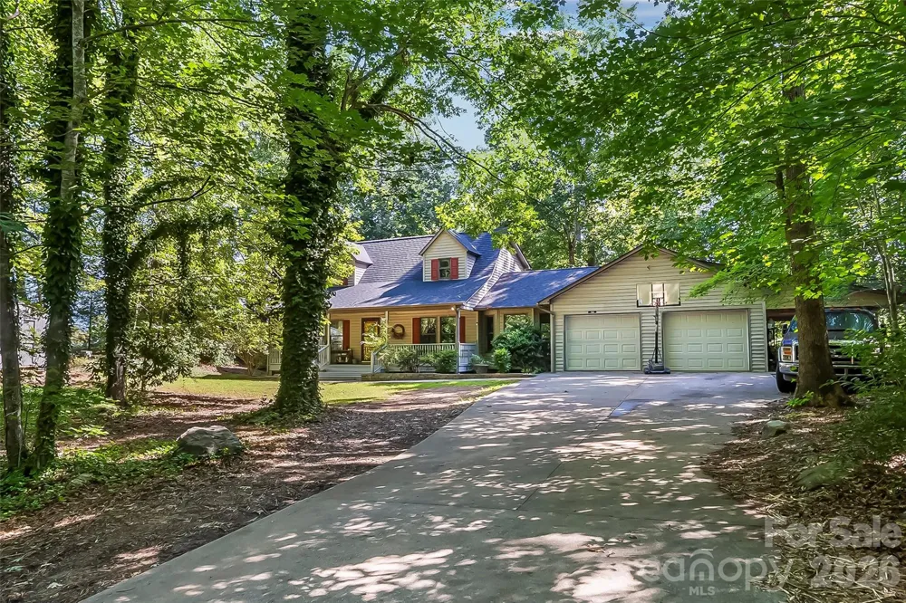 34 Lakeside Drive Marion, NC 28752