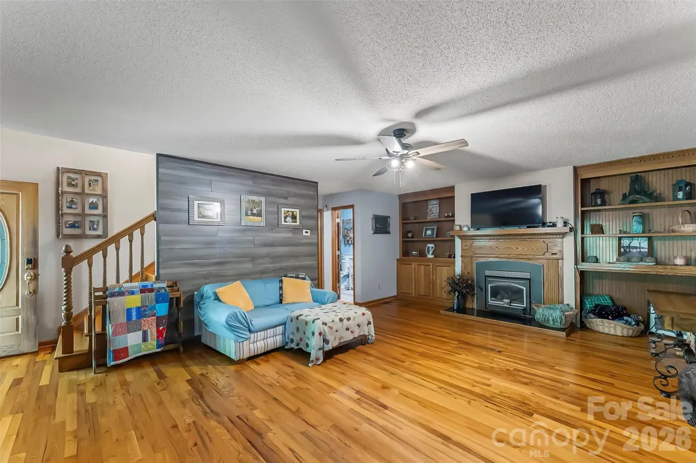 34 Lakeside Drive Marion, NC 28752