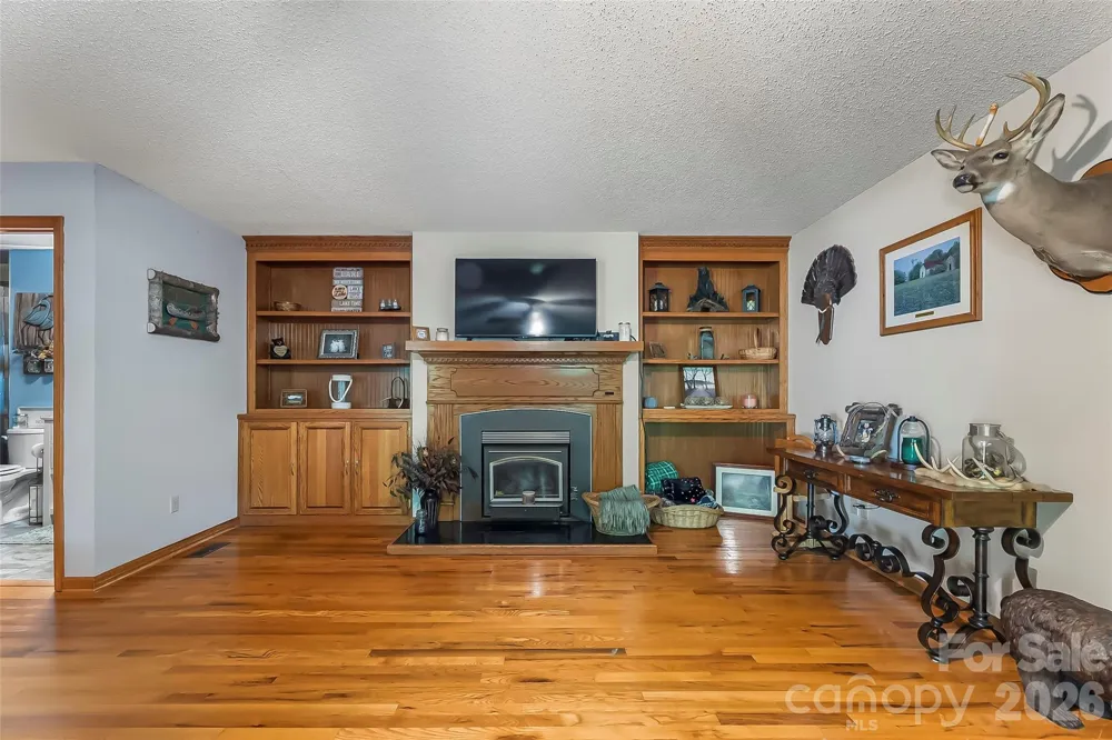 34 Lakeside Drive Marion, NC 28752