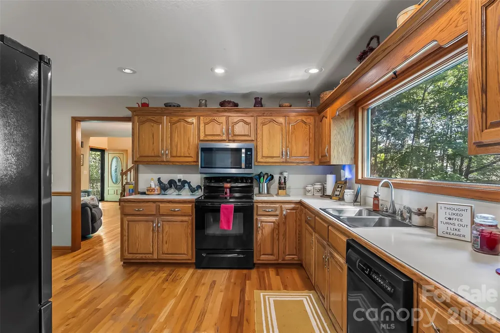 34 Lakeside Drive Marion, NC 28752