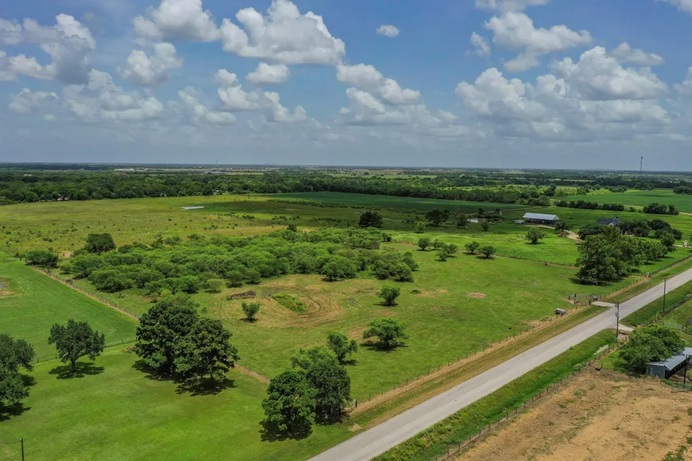 5903 Foster School Road Needville, TX 77461