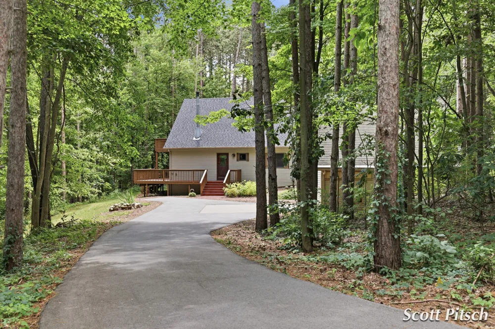 1450 Payne Lake Road Middleville, MI 49333