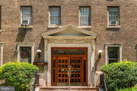 2227 20TH STREET NW #301