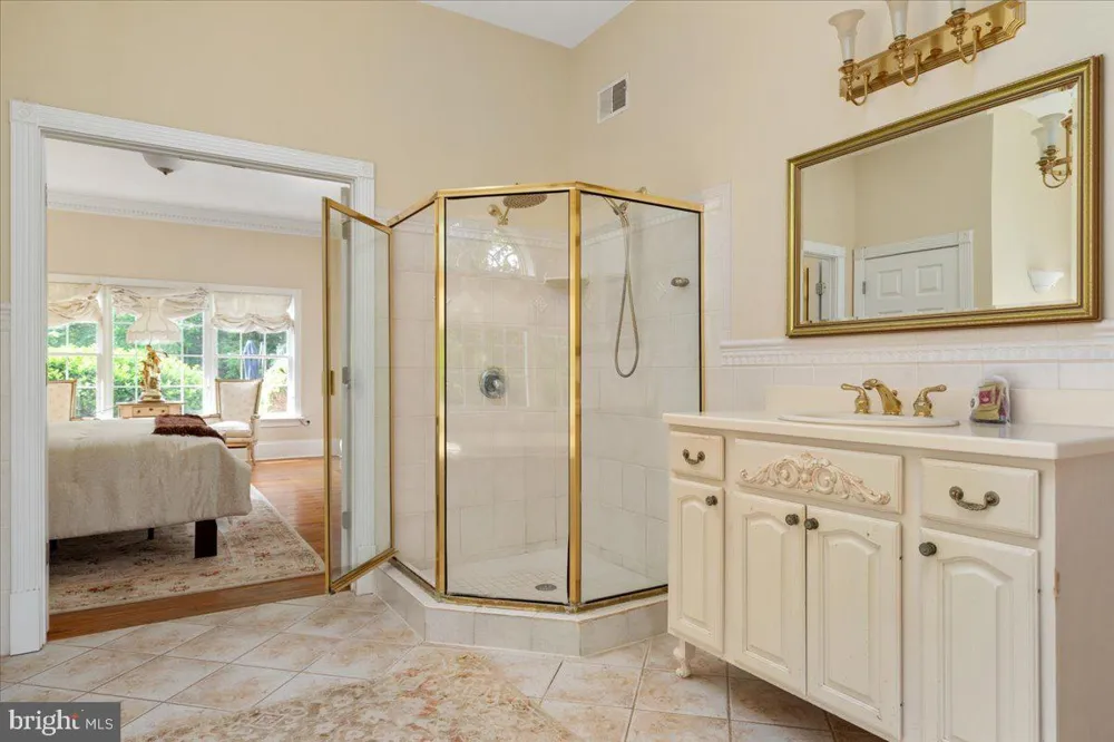 450 GREEN SPRING ROAD Winchester, VA 22603