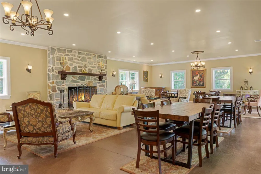 450 GREEN SPRING ROAD Winchester, VA 22603