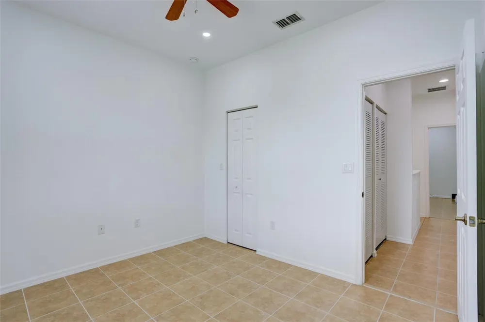 2851 W Prospect Road #305 Tamarac, FL 33309
