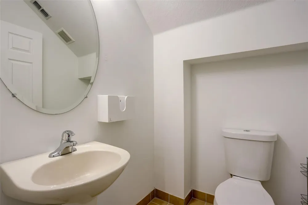 2851 W Prospect Road #305 Tamarac, FL 33309