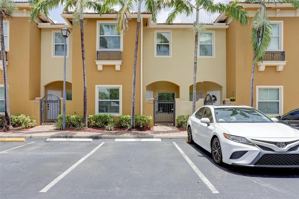 2851 W Prospect Road #305 Tamarac, FL 33309